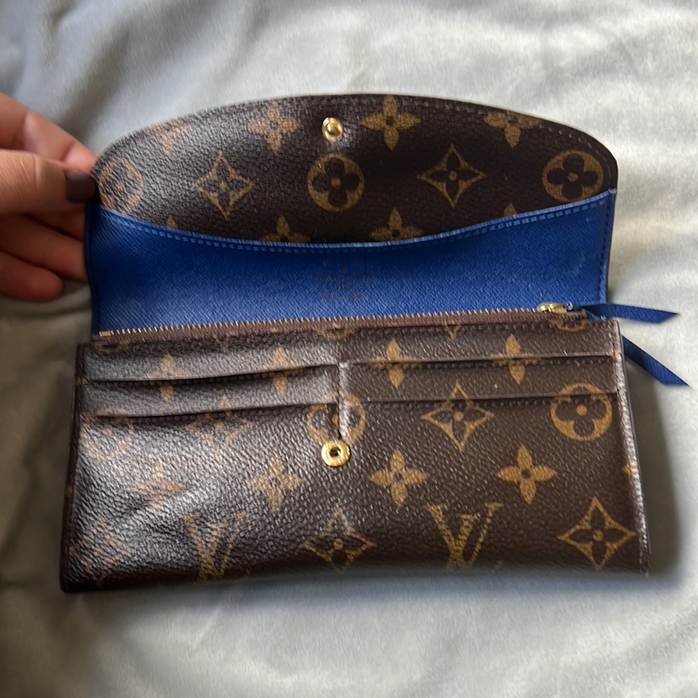 Louis Vuitton authentic long wallet - Picture 4 of 10
